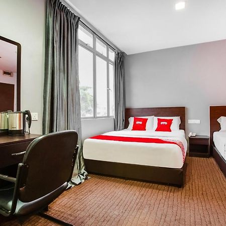 Oyo 89652 P Line Hotel Johor Bahru Esterno foto