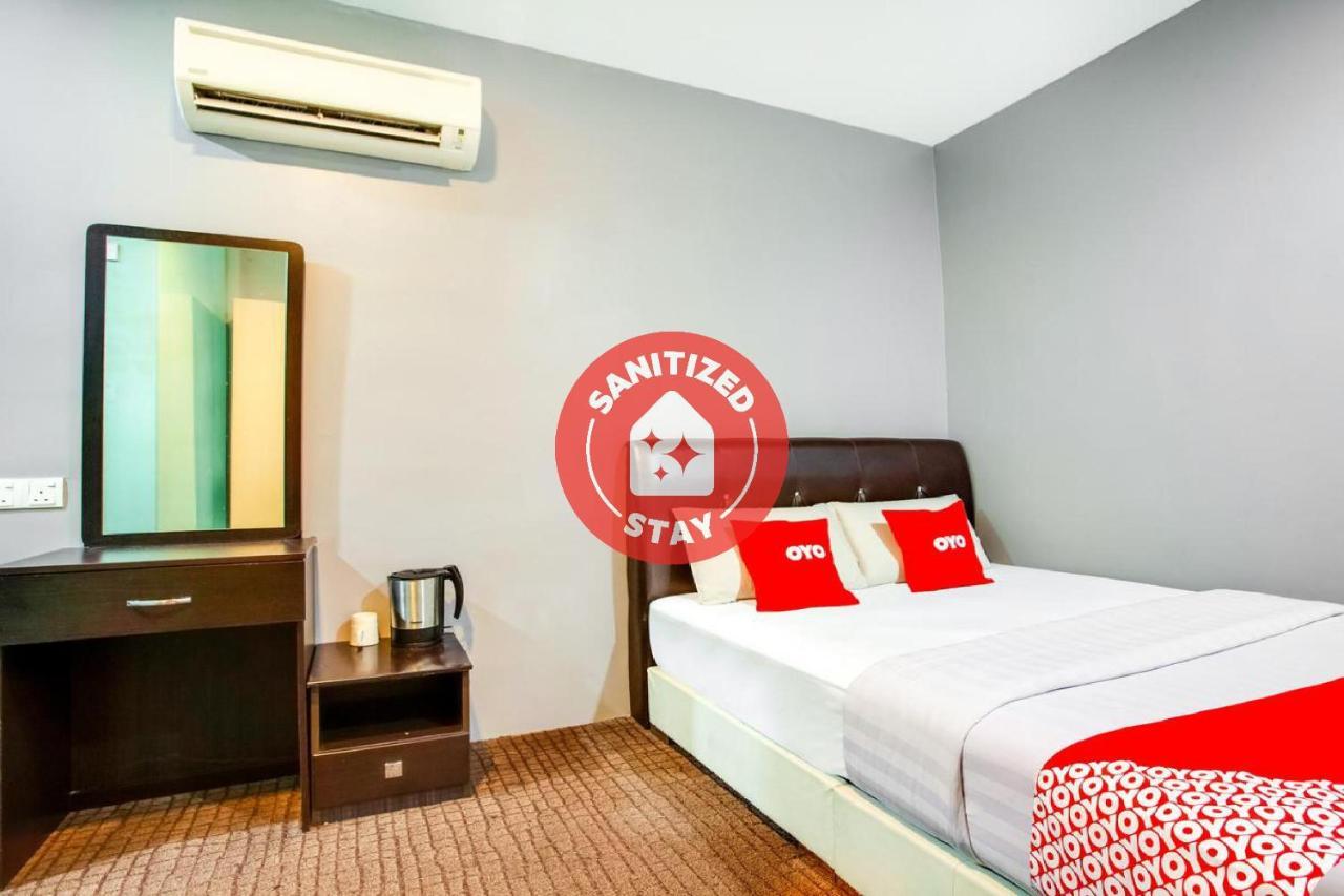 Oyo 89652 P Line Hotel Johor Bahru Esterno foto