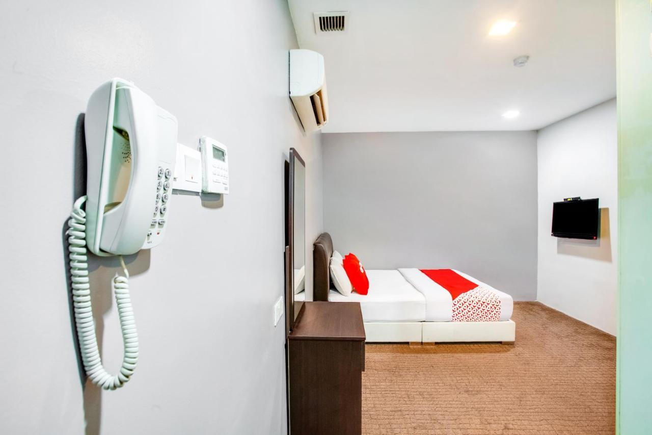Oyo 89652 P Line Hotel Johor Bahru Esterno foto