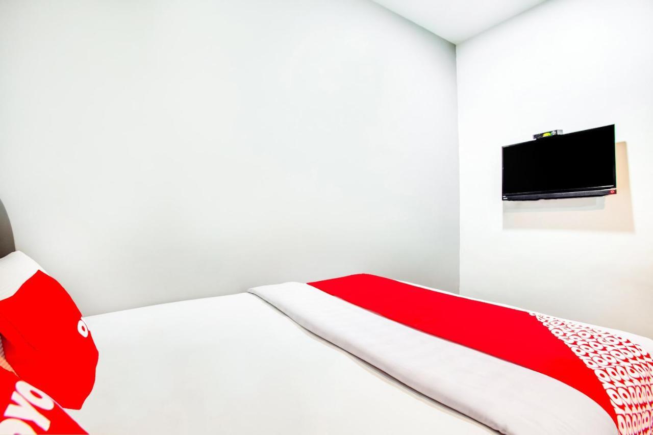 Oyo 89652 P Line Hotel Johor Bahru Esterno foto