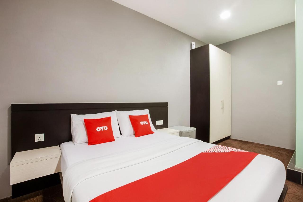 Oyo 89652 P Line Hotel Johor Bahru Esterno foto
