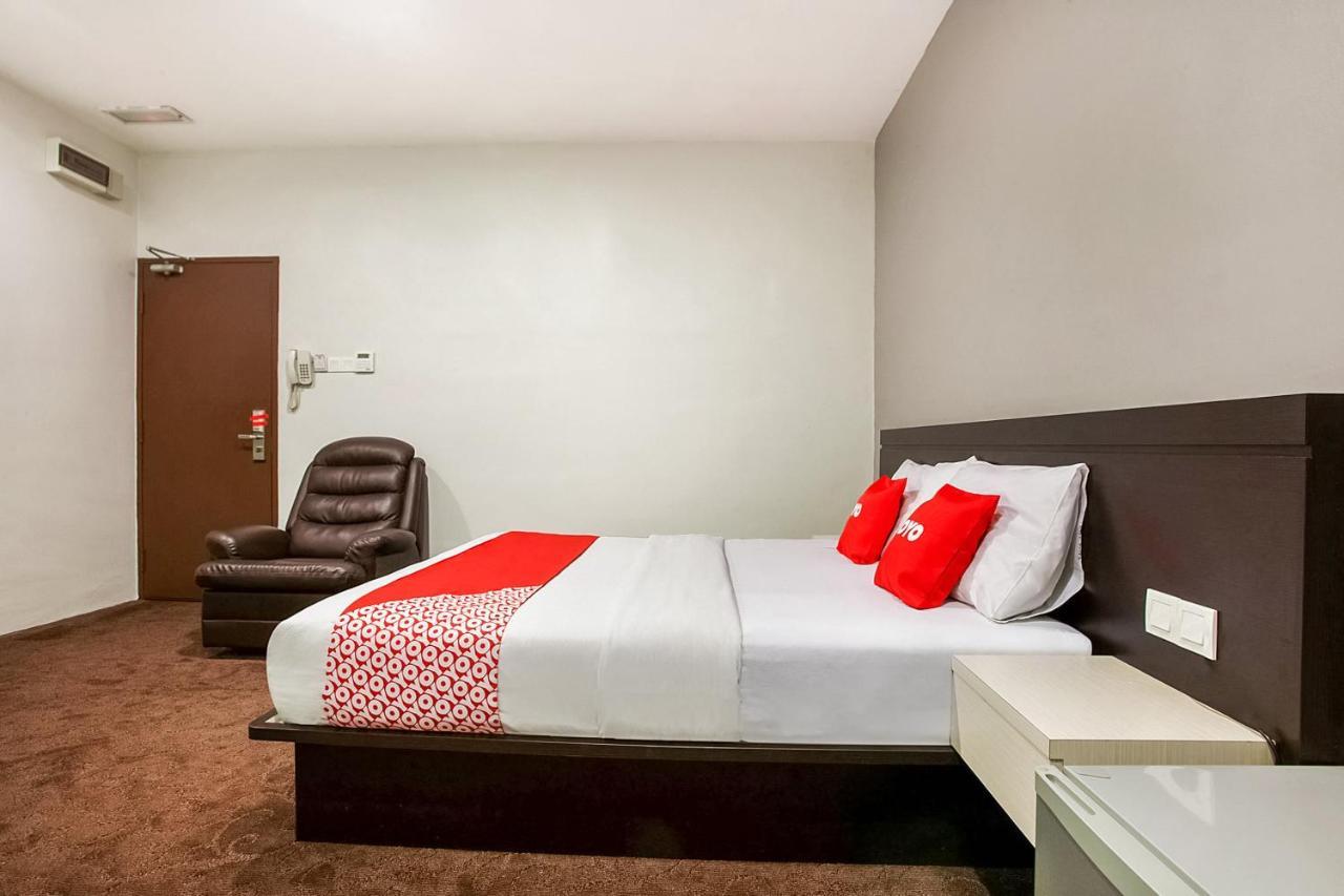 Oyo 89652 P Line Hotel Johor Bahru Esterno foto