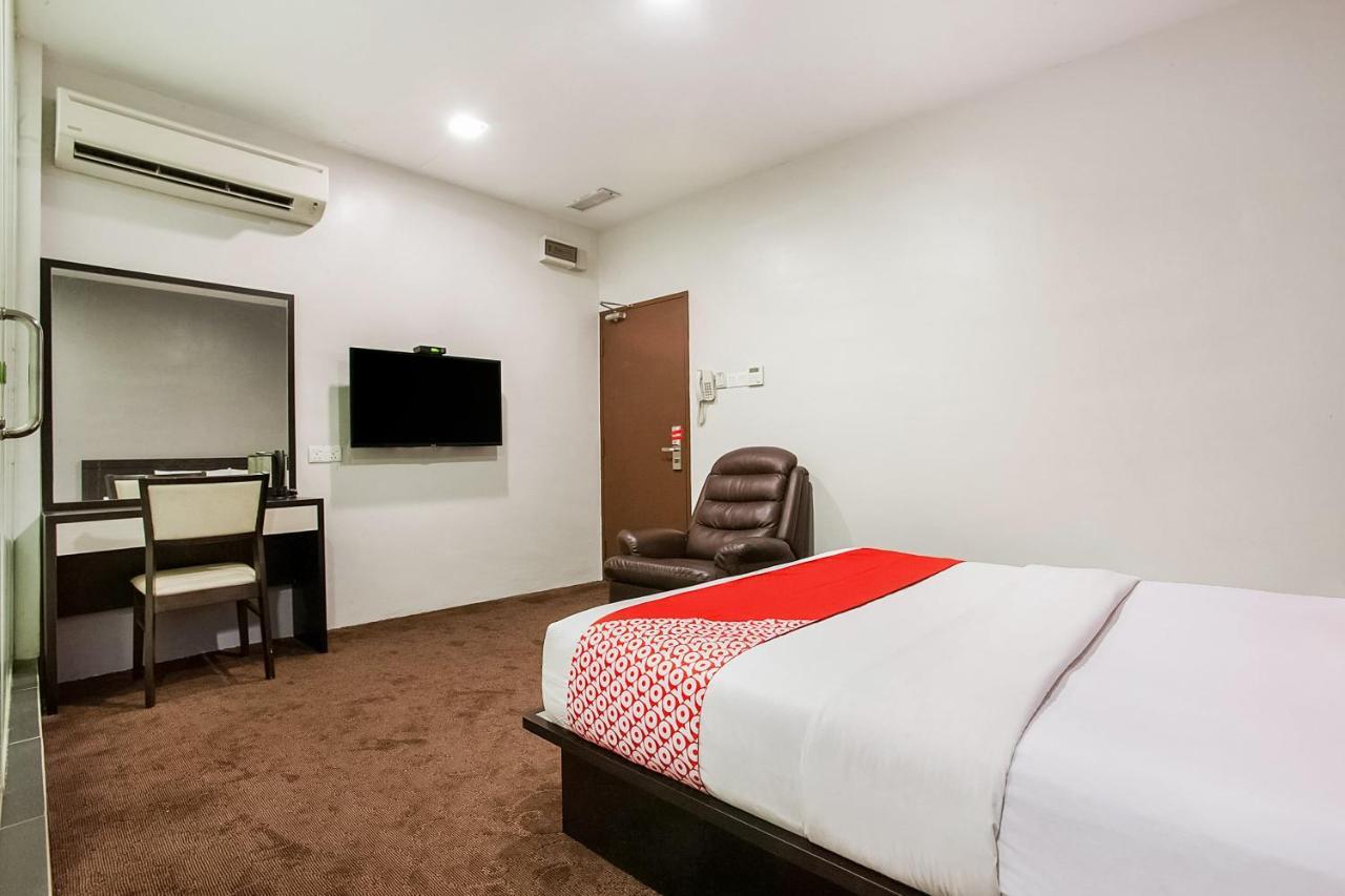 Oyo 89652 P Line Hotel Johor Bahru Esterno foto