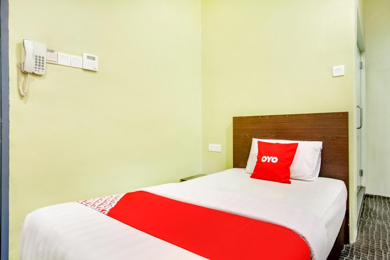 Oyo 89652 P Line Hotel Johor Bahru Esterno foto
