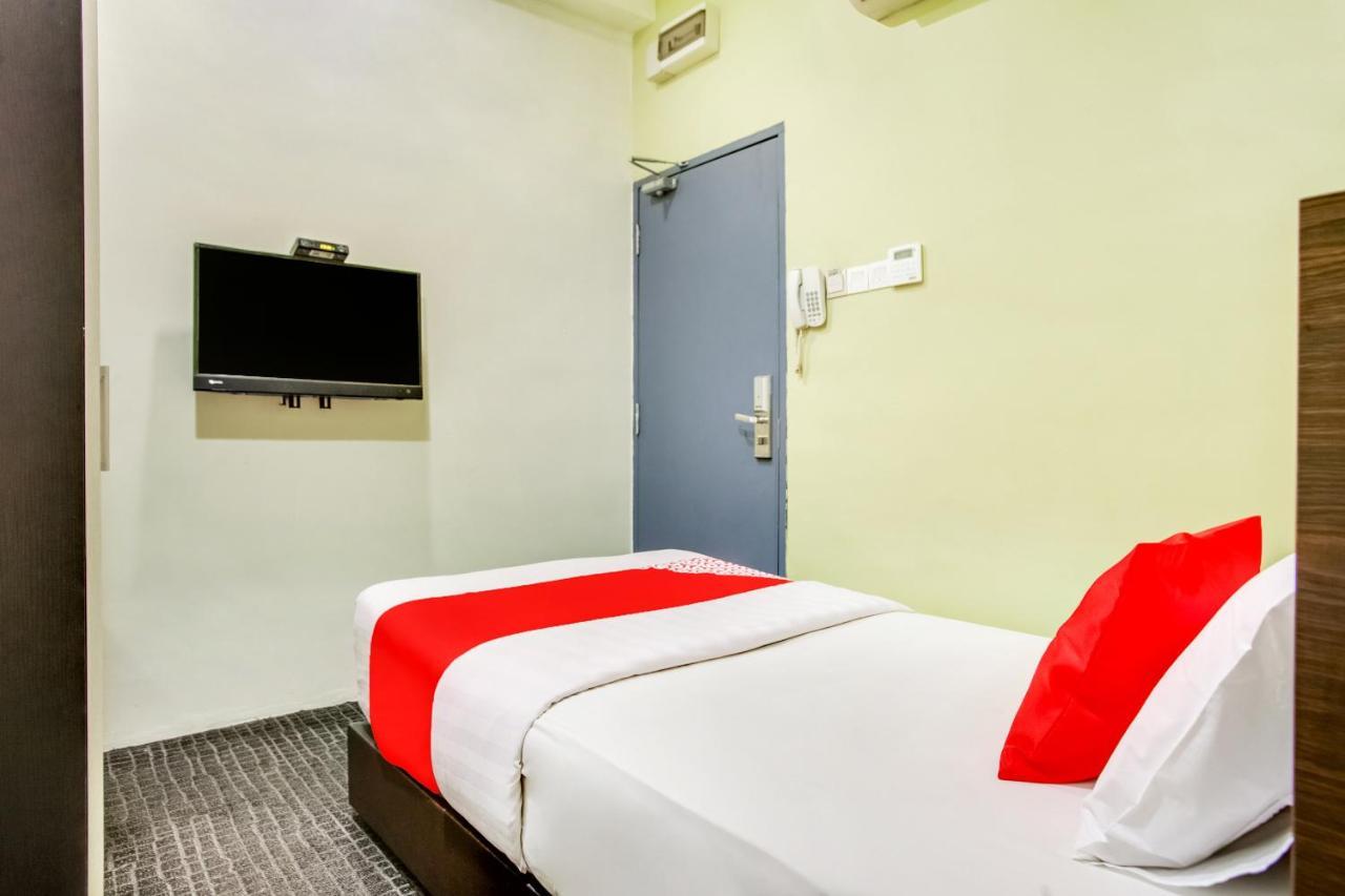 Oyo 89652 P Line Hotel Johor Bahru Esterno foto