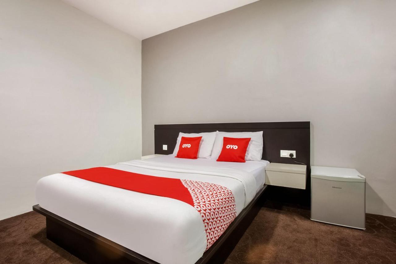 Oyo 89652 P Line Hotel Johor Bahru Esterno foto
