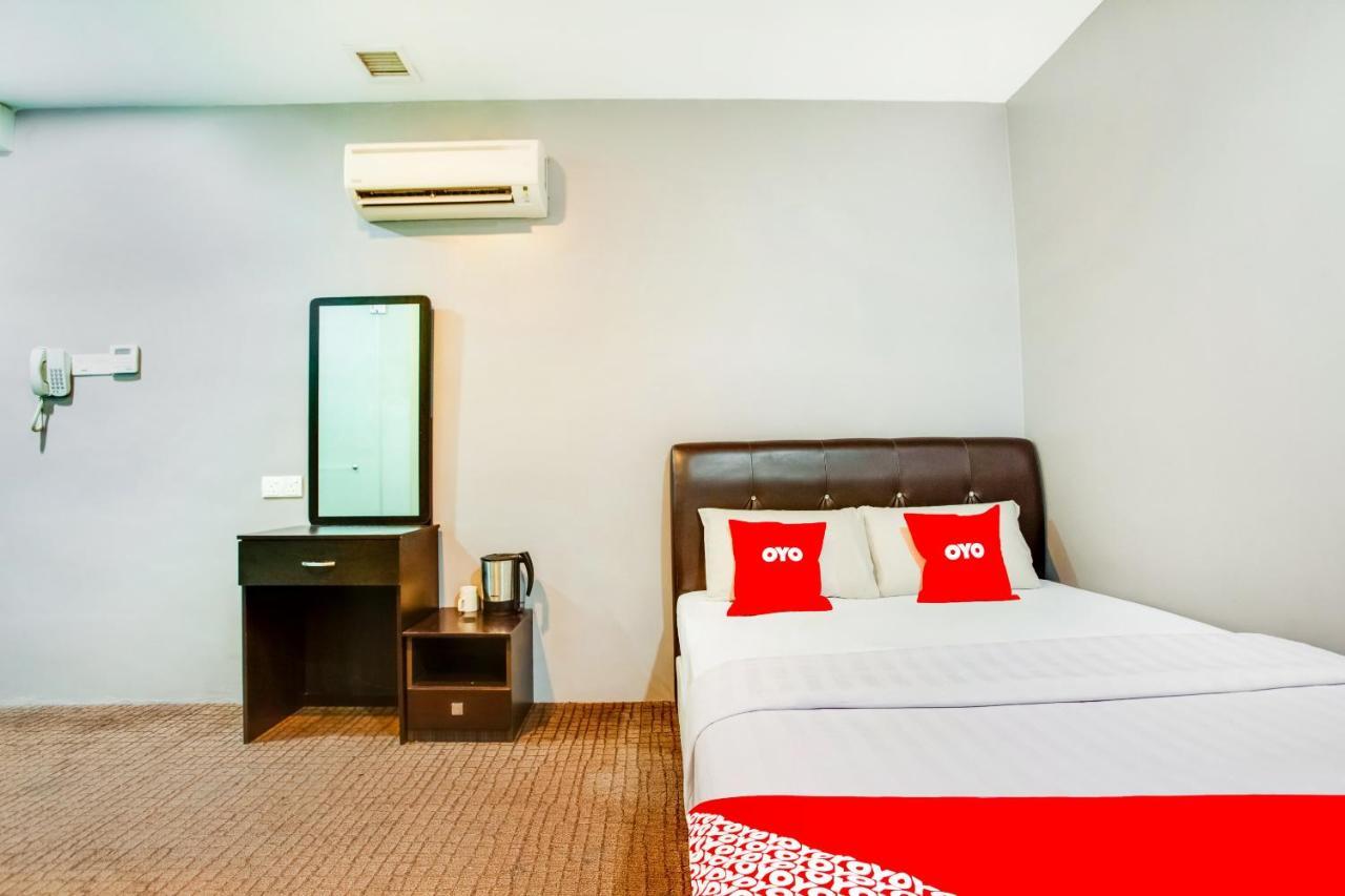 Oyo 89652 P Line Hotel Johor Bahru Esterno foto