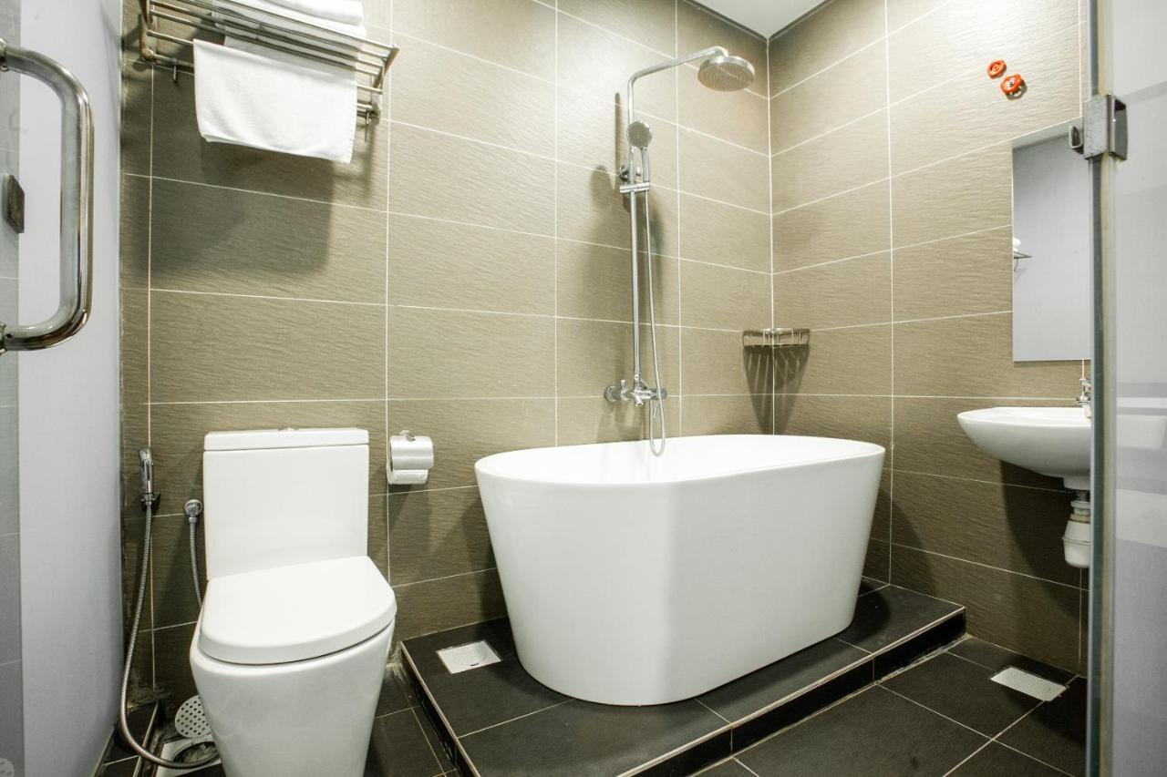Oyo 89652 P Line Hotel Johor Bahru Esterno foto