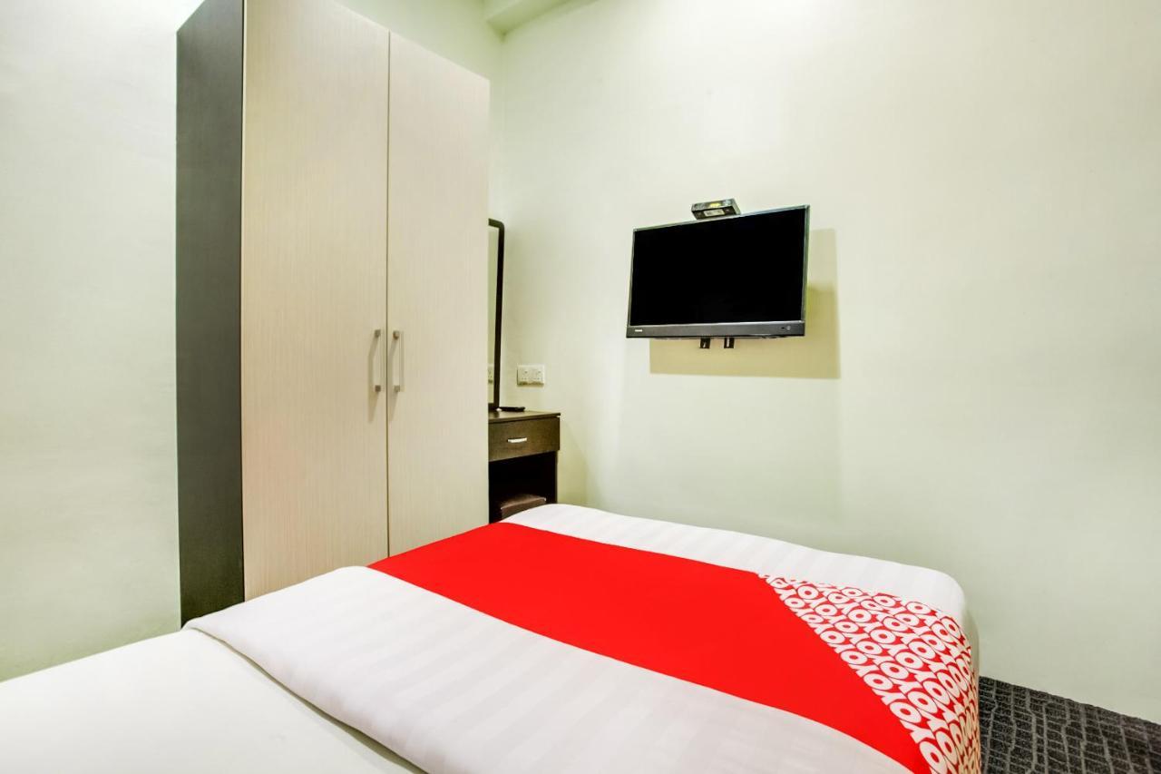 Oyo 89652 P Line Hotel Johor Bahru Esterno foto