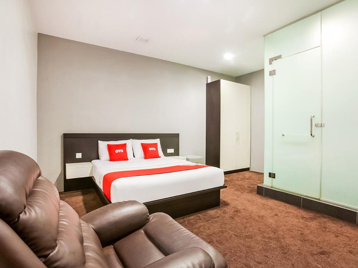 Oyo 89652 P Line Hotel Johor Bahru Esterno foto