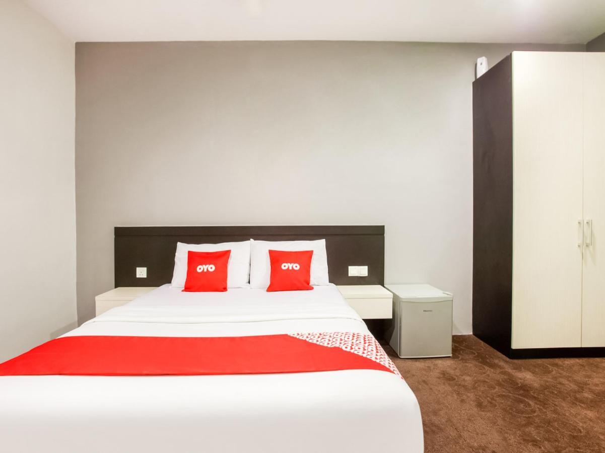 Oyo 89652 P Line Hotel Johor Bahru Esterno foto